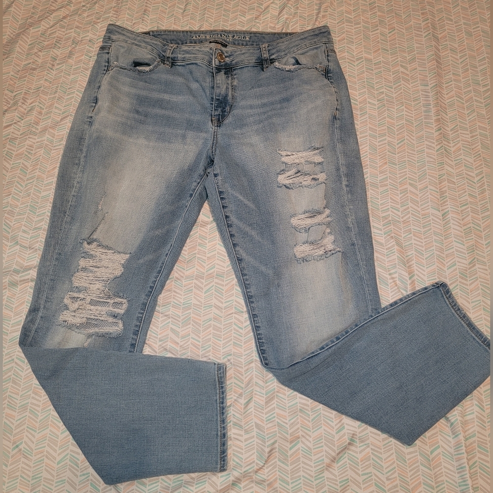 Women's 18 American Eagle Distressed Jeggings